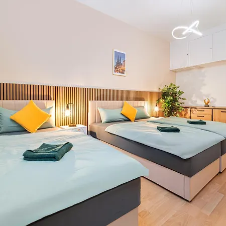 Modern With Balcony - Point By Rudolfplatz - Perfect For 5 Guests - Netflix شقة