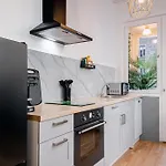 Modern With Balcony - Point By Rudolfplatz - Perfect For 5 Guests - Netflix Apartmán