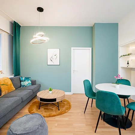 Modern With Balcony - Point By Rudolfplatz - Perfect For 5 Guests - Netflix