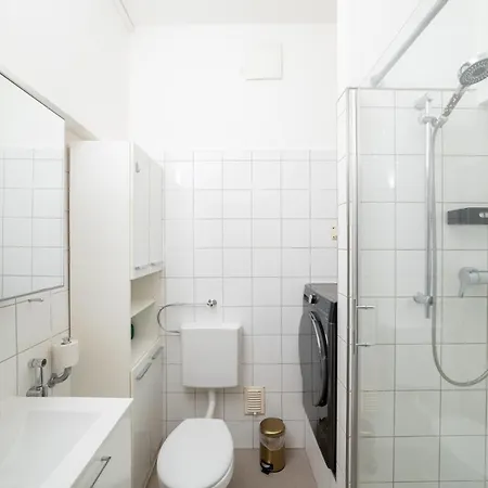 Modern With Balcony - Point By Rudolfplatz - Perfect For 5 Guests - Netflix * Köln