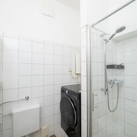 Modern With Balcony - Point By Rudolfplatz - Perfect For 5 Guests - Netflix * Köln
