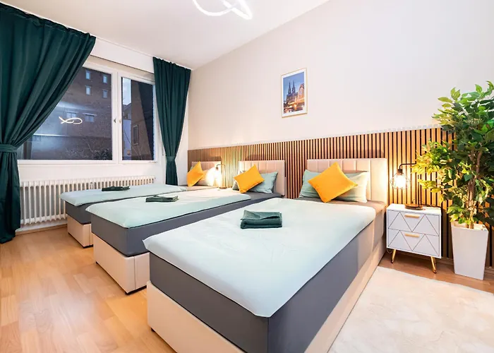 Modern With Balcony - Point By Rudolfplatz - Perfect For 5 Guests - Netflix Appartement