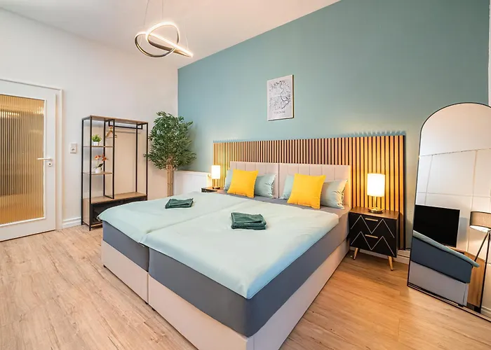 Modern With Balcony - Point By Rudolfplatz - Perfect For 5 Guests - Netflix דירה קלן