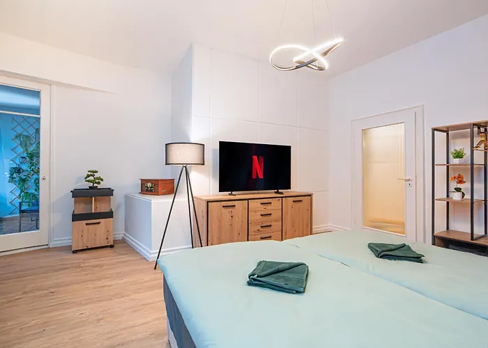 Modern With Balcony - Point By Rudolfplatz - Perfect For 5 Guests - Netflix קלן