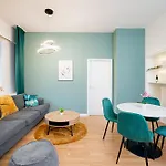 Modern With Balcony - Point By Rudolfplatz - Perfect For 5 Guests - Netflix