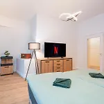 Modern With Balcony - Point By Rudolfplatz - Perfect For 5 Guests - Netflix Köln