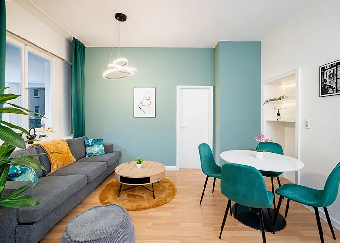 Modern With Balcony - Point By Rudolfplatz - Perfect For 5 Guests - Netflix