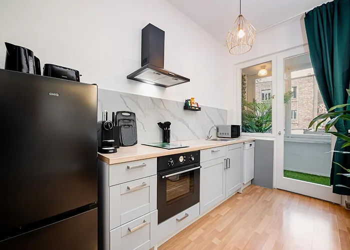 Modern With Balcony - Point By Rudolfplatz - Perfect For 5 Guests - Netflix アパート ケルン